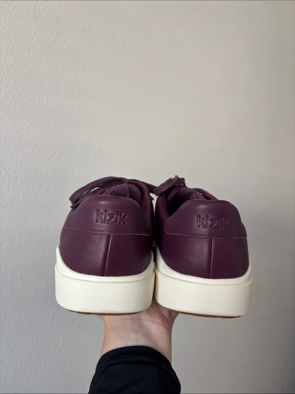 NWOT KIZIK Vegas 2 Women's Lace Up Shoes Traditional Mauve Wine/Pristine SZ 9.5